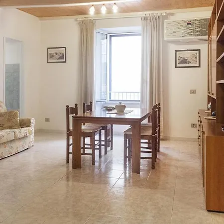 Welcomely - Minerva 23 Apartment